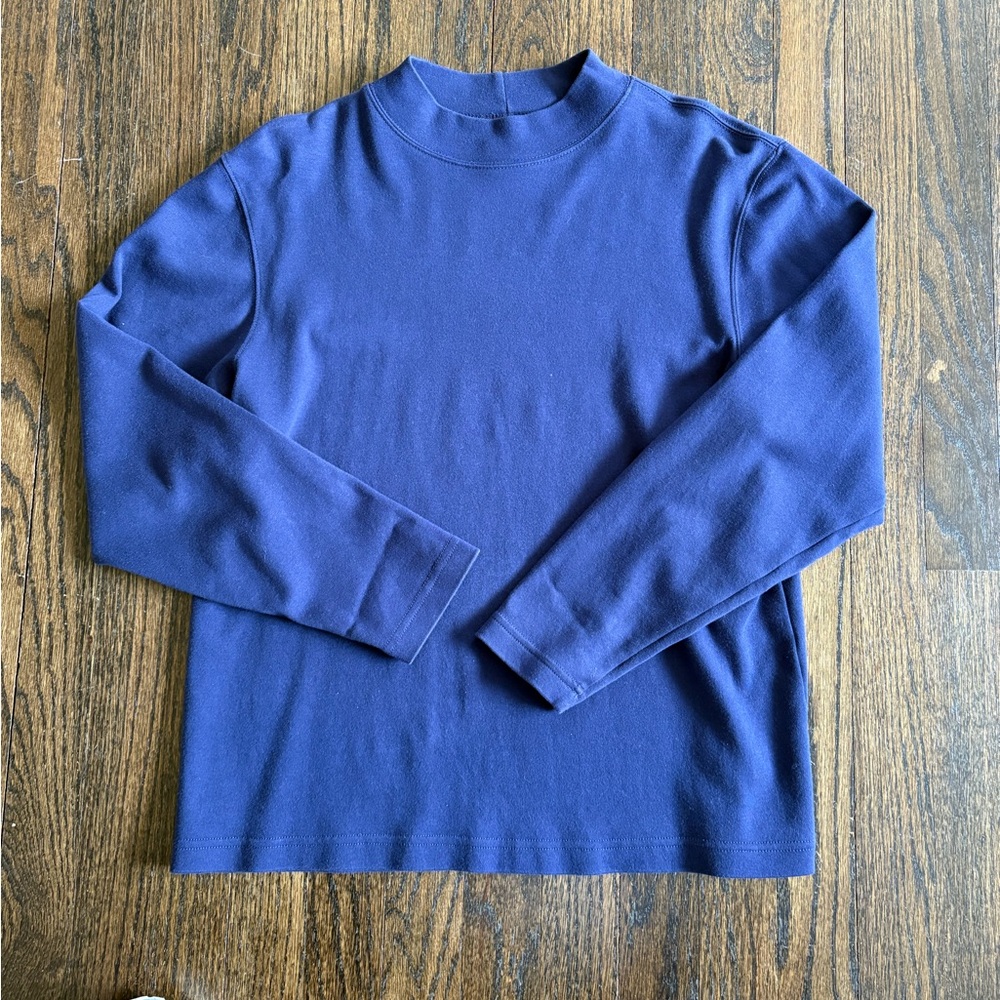 Vibrant Blue Crewneck Top with Classic Design